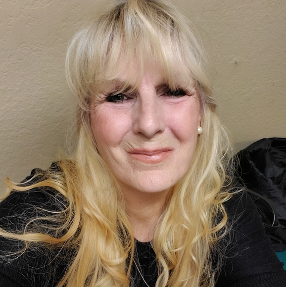 Meet your Posher, Dianna - Picture 3 of 5